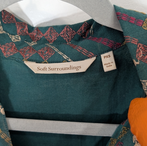 Soft Surroundings Embroidered Green Geometric Patterned Blouse Tunic Size PXS - Picture 4 of 11